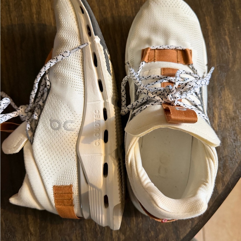 On cloud white and Tan Athletic Sneakers